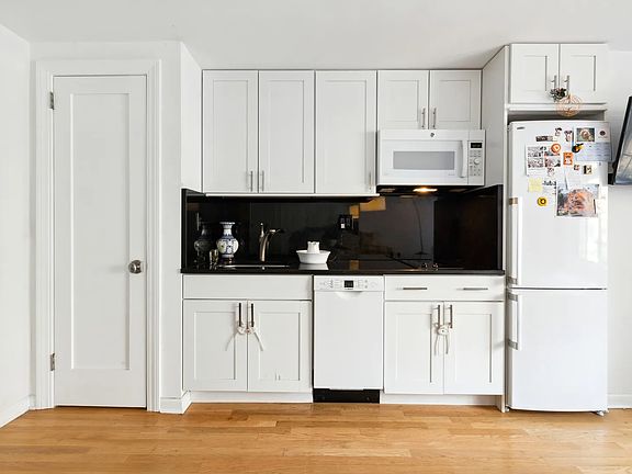 2nd image of 45 Tudor City Pl APT 208