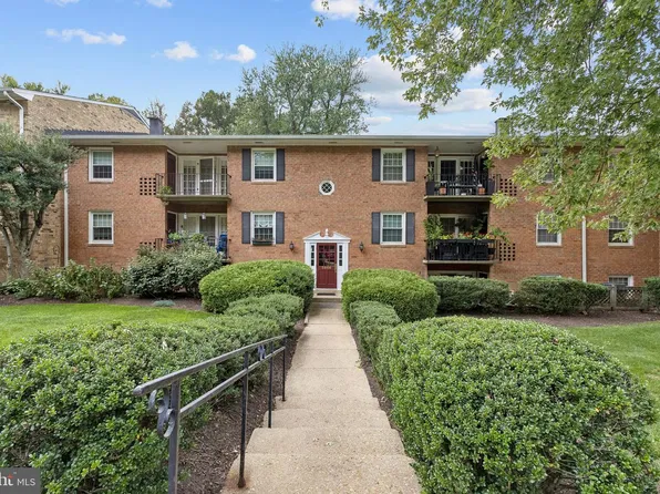 3846 Lyndhurst Dr APT 102, Fairfax, VA 22031