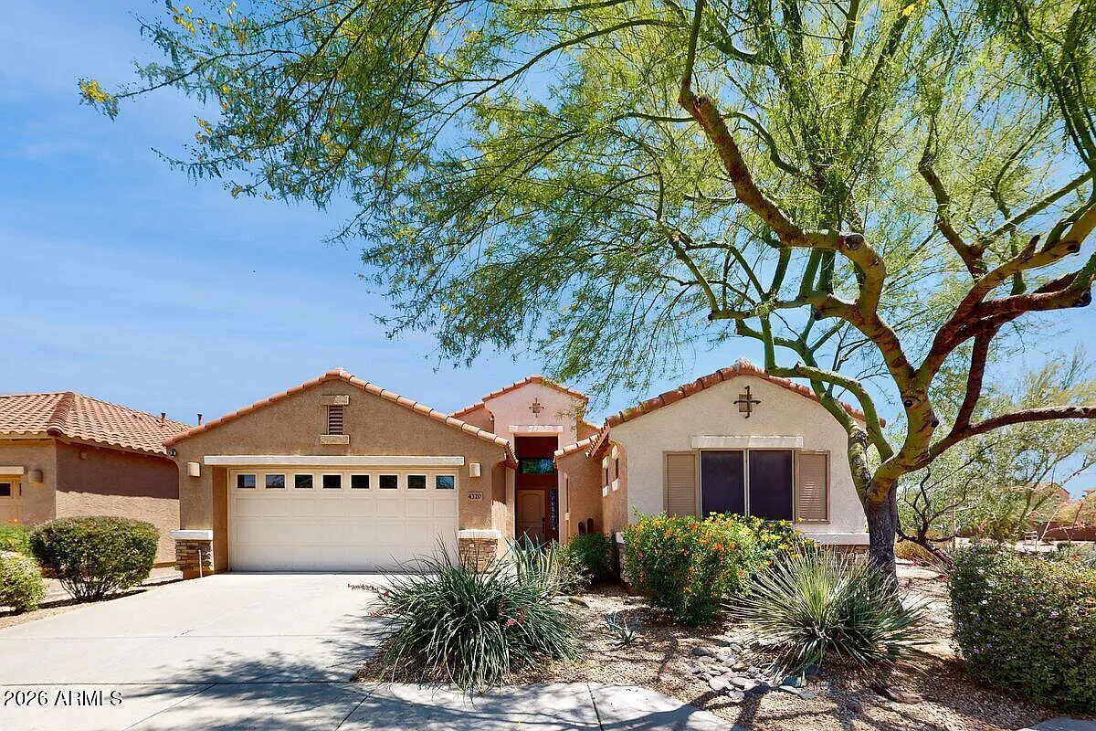 3 bed, 2.0 bath, 1849 sqft, $6,000 — Photo 2