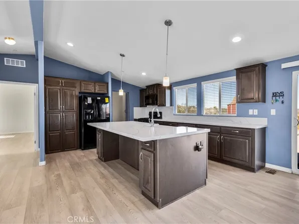 55925 Vallihi Dr, Landers, CA 92285