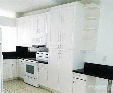5th image of 10750 NW 66th St APT 305
