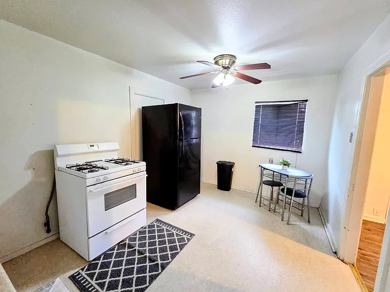 1008 Runnels St — Photo 7