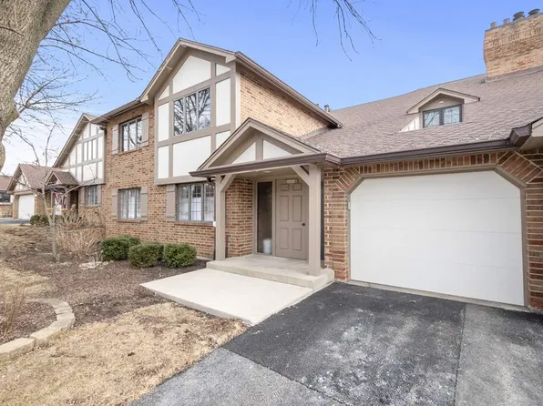 13159 S Westview Dr APT 2B, Palos Heights, IL 60463
