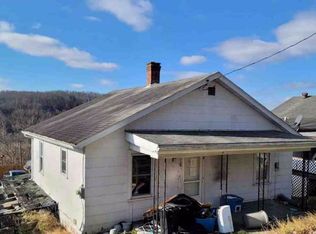 518 3rd St, Isabella, PA 15447