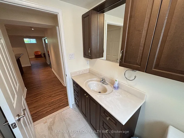 695 Glencairn Ave #BASEMENT — Photo 16