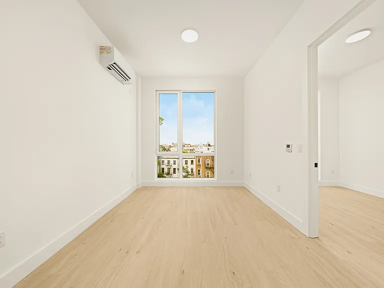 733 Lincoln Pl #1302 — Photo 5