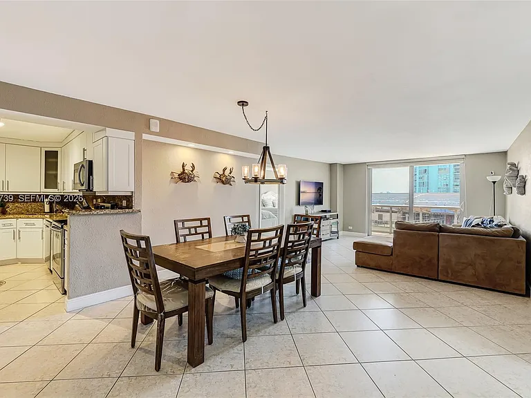 6039 Collins Ave #936 — Photo 7