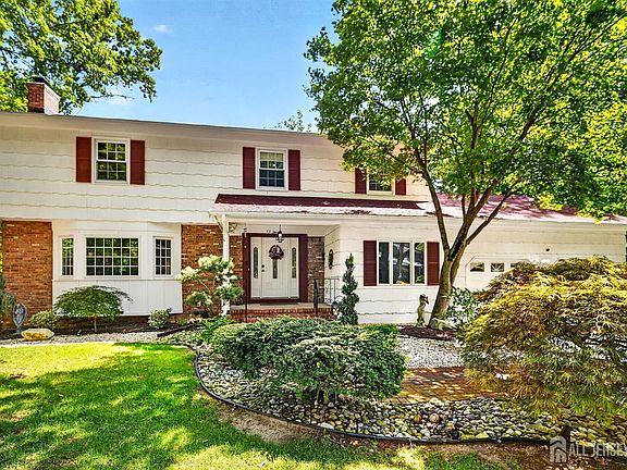 2nd image of 3 Shady Ln