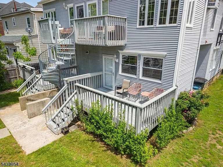 30 Sussex Ave #1 — Photo 19