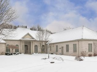 4550 Algonquin Trl, Green Bay, WI 54313