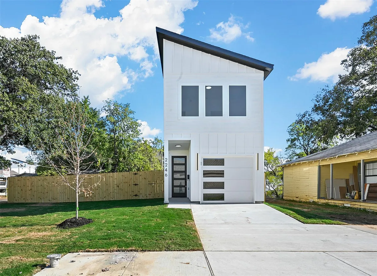 Building Photo - 2246 Hooper St