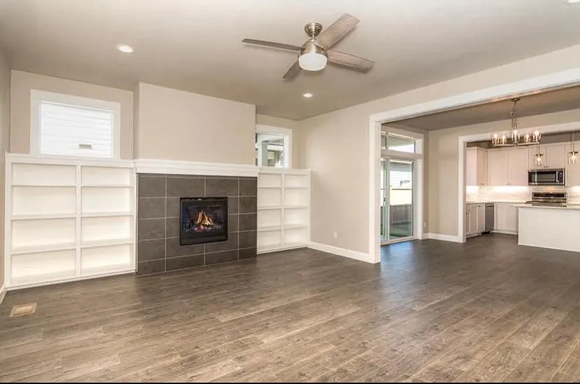 3 bed, 2242 sqft, $3,200 — Photo 4