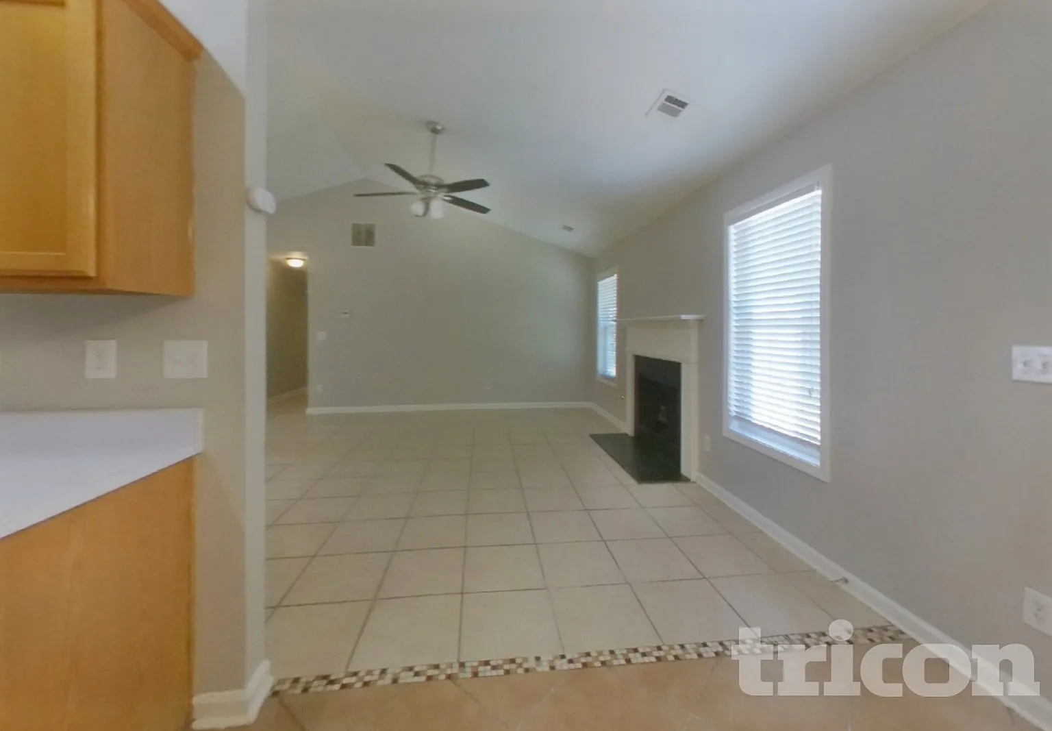 923 Laurel Green Lane Sugar Hill GA — Photo 4