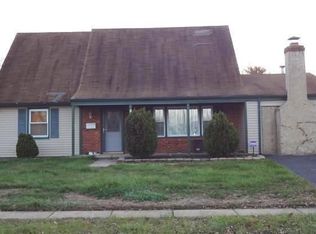 24 Gardenbrook Ln, Willingboro, NJ 08046