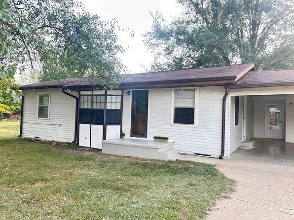 209 School St, Mount Pleasant, TX 75455