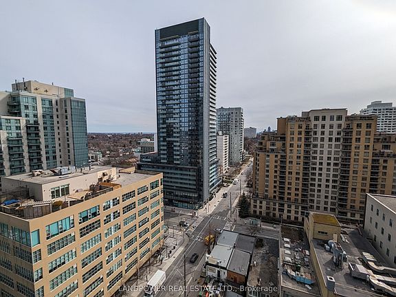 5th image of 161 Roehampton Ave #1611