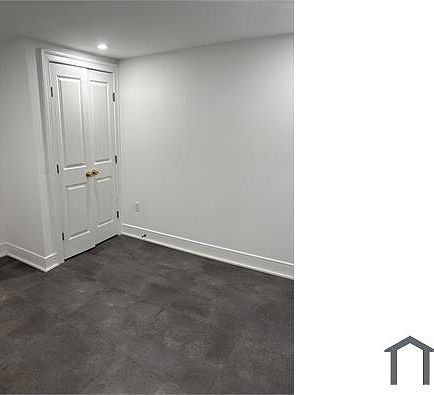 5th image of 5030 S Dakota Ave NE