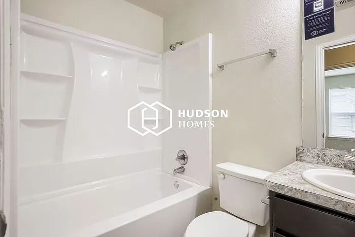 3420 Marshall St #B — Photo 12