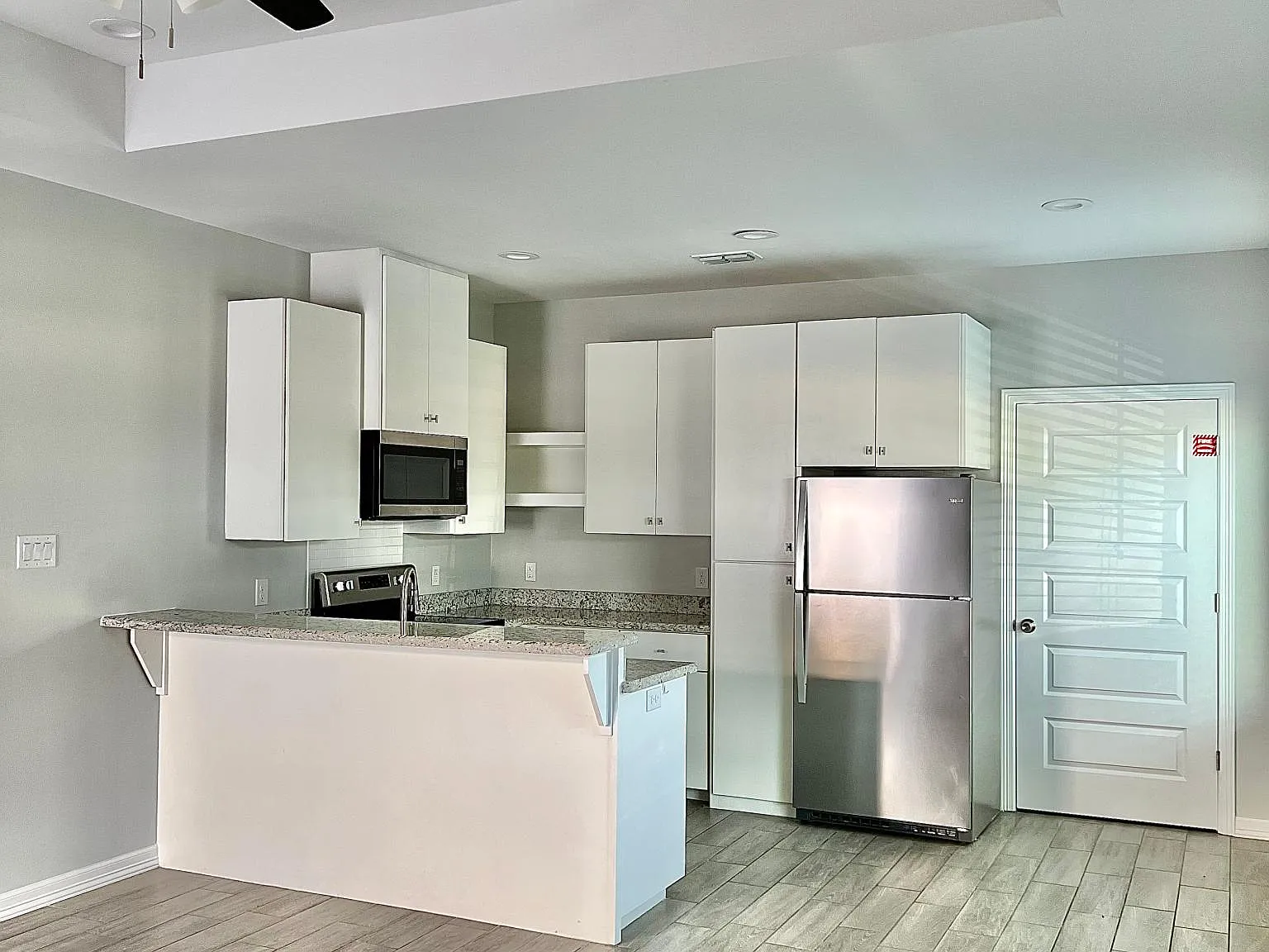 1201 Heritage Dr — Photo 3