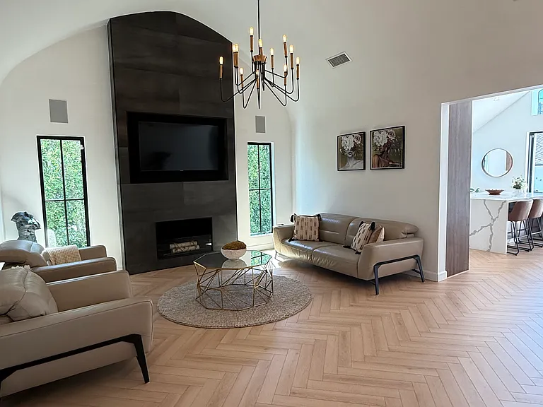 8700 Dorrington Ave — Photo 16