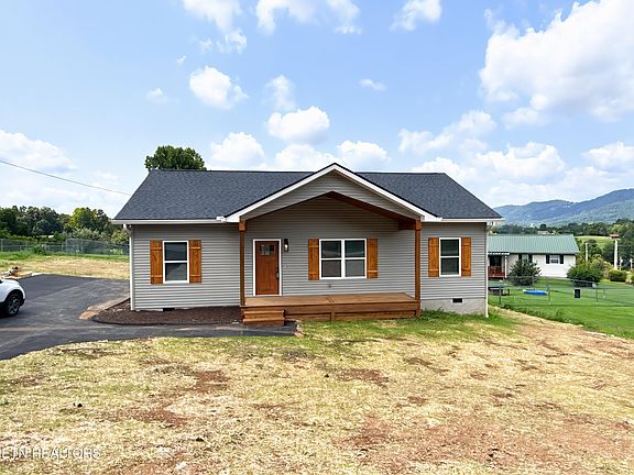 2nd image of 460 Glade Springs Rd
