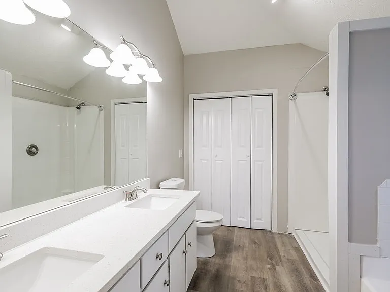 2104 Watercrest Cir — Photo 11