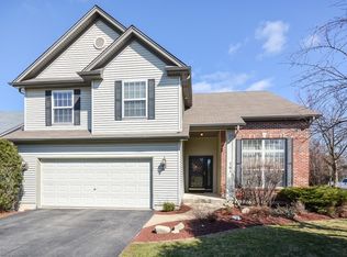 761 Lakeridge Dr, South Elgin, IL 60177