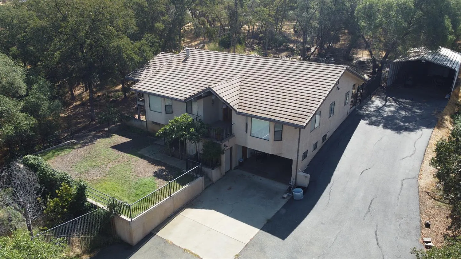 100 Country Oaks Dr photo 1