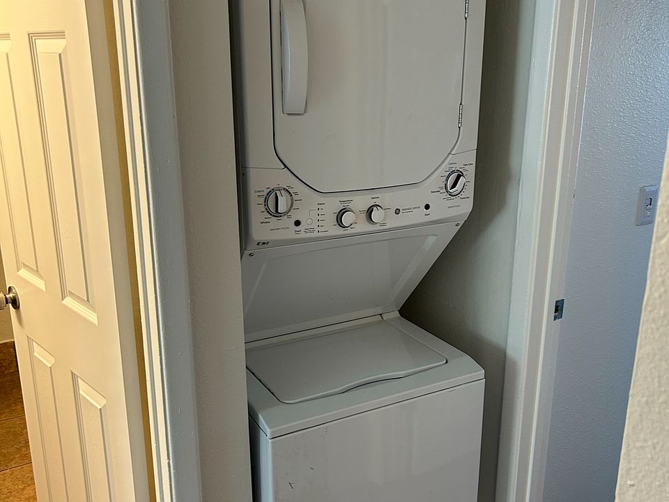 1st image of 1920 N 32nd St #112