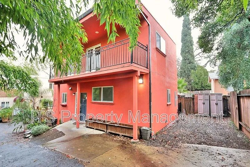 4222 Crestline Ave