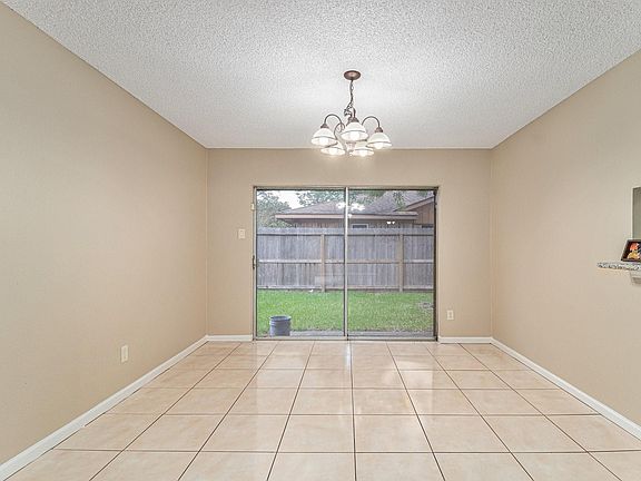 3rd image of 819 Seamaster Dr