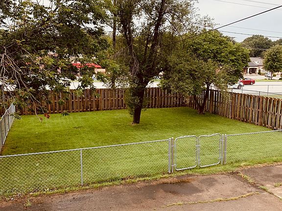 3rd image of 402 SE Melody Ln #A
