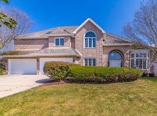 8S281 Hampton Cir, Naperville, IL 60540