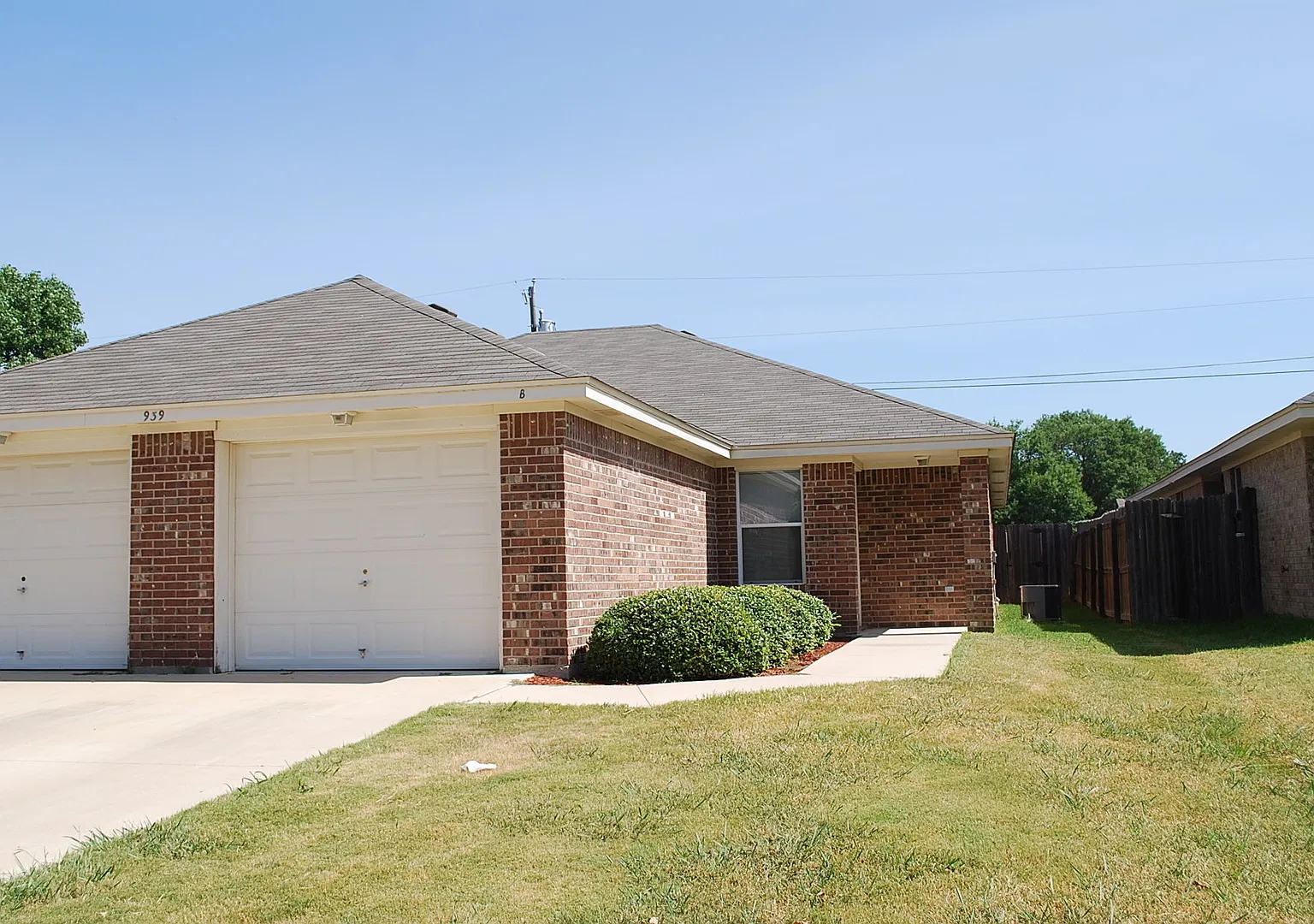 926 RW — Photo 2