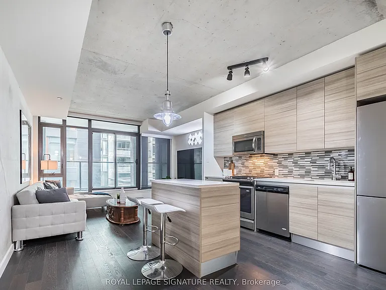 111 Bathurst St #318 — Photo 3