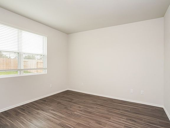 3rd image of 3033 Wood Lily Dr #3033