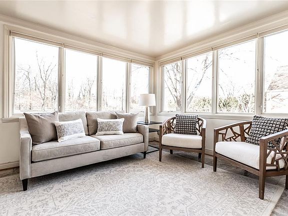 5th image of 257 W Westfield Blvd