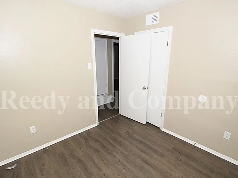4557 Spring Valley Dr — Photo 15
