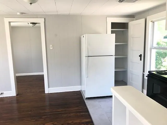 4625 Bell St #1/2 — Photo 15