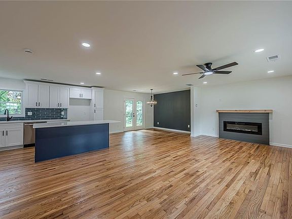 5th image of 2550 Miriam Ln