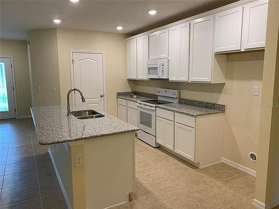 3rd image of 4695 S Cranberry Blvd