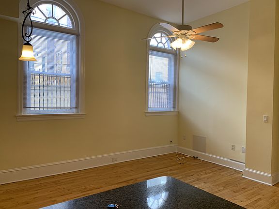 4th image of 1014 Spruce St APT 1-1