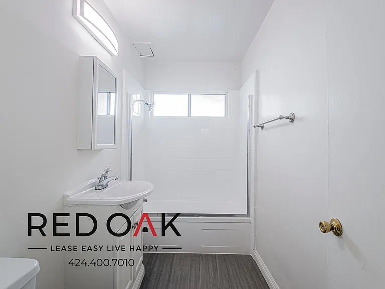 6066 Franklin Ave #6 — Photo 14