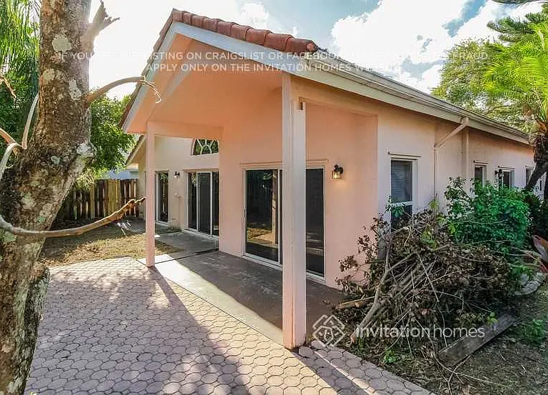 6821 NW 28th Pl — Photo 13