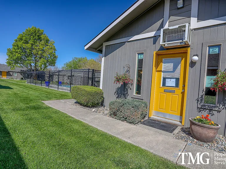 200 Waldron St — Photo 12