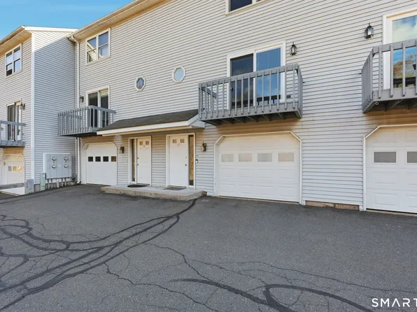 100 Northampton Lane APT 12, Plainville, CT 06062