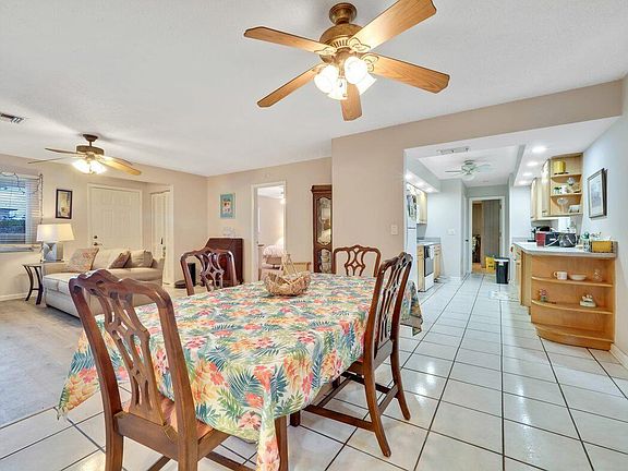 4th image of 513 SE Sunnybrook Terrace