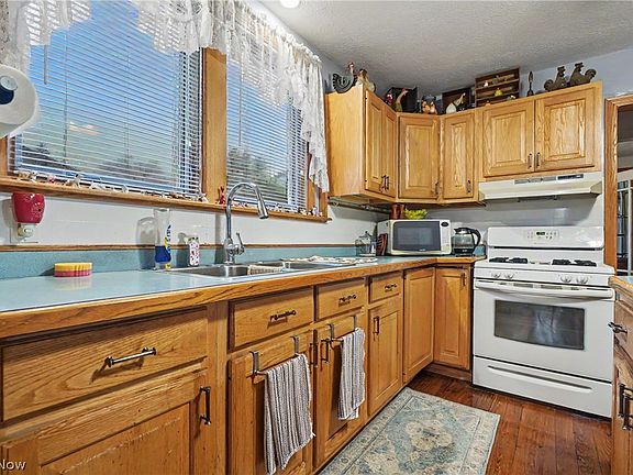 3rd image of 615 W Ohio Ave