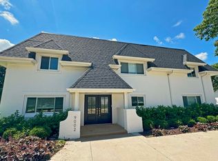 9002 Pacific St, Omaha, NE 68114