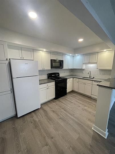 1st image of 106 Broad St APT 35